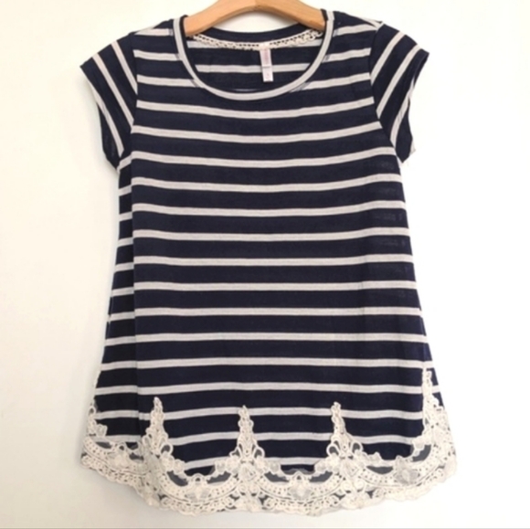 Navy blue and white striped lace flowy tunic top size small - Picture 1 of 2